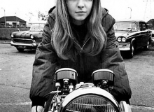 Jane Birkin motarde