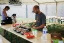 preparation-des-repas-freebike-2013.JPG