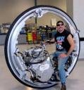 MCLEAN_V8_MONOWHEEL.jpg